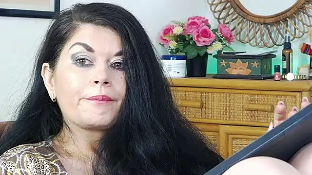 Snapshot of EllenGrace chatting on 03.18.25 EllenGrace online show from 03.18.25
