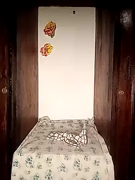 The-Peach-Flexer online show from 09.26.25