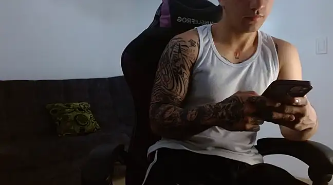 Snapshot of Sisoyalejo420 chatting on 02.20.25 Sisoyalejo420 online show from 02.20.25