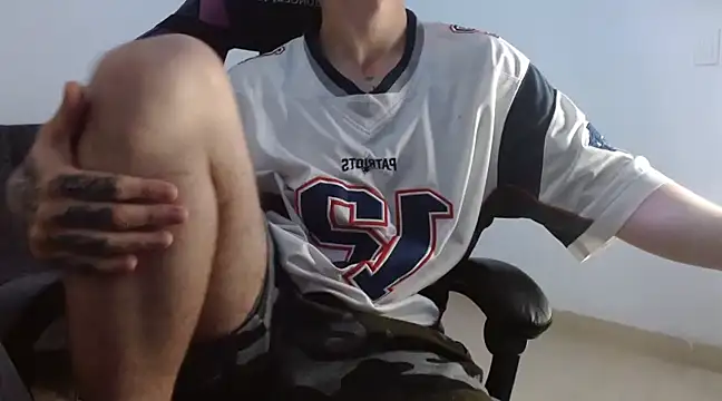 Snapshot of Sisoyalejo420 chatting on 02.21.25 Sisoyalejo420 online show from 02.21.25