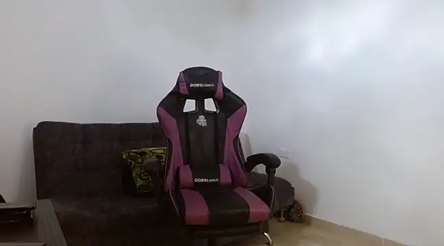 Snapshot of Sisoyalejo420 chatting on 02.22.25 Sisoyalejo420 online show from 02.22.25