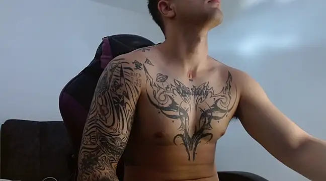 Snapshot of Sisoyalejo420 chatting on 02.27.25 Sisoyalejo420 online show from 02.27.25