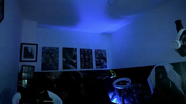 Snapshot of Sisoyalejo420 chatting on 10.14.25 Sisoyalejo420 online show from 10.14.25