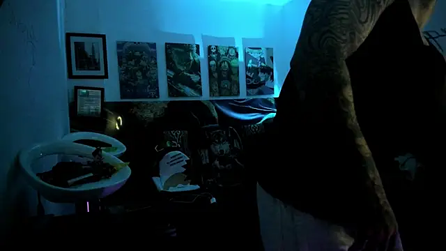 Snapshot of Sisoyalejo420 chatting on 10.24.25 Sisoyalejo420 online show from 10.24.25