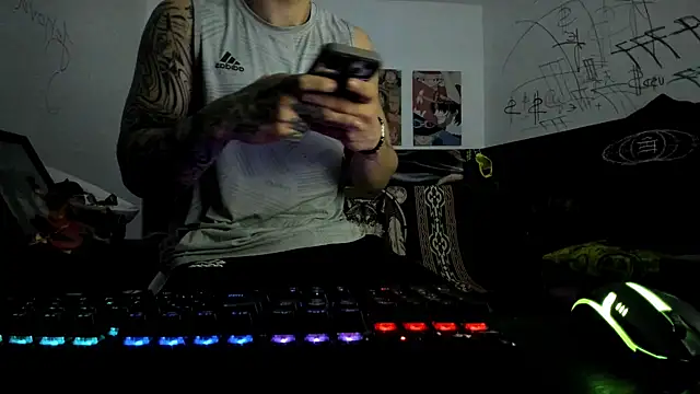 Snapshot of Sisoyalejo420 chatting on 10.30.25 Sisoyalejo420 online show from 10.30.25