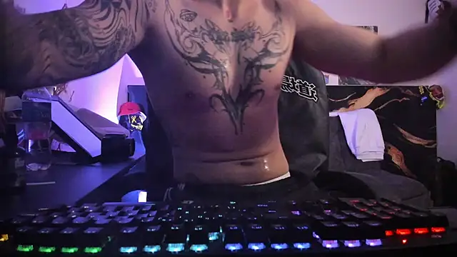 Snapshot of Sisoyalejo420 chatting on 11.28.25 Sisoyalejo420 online show from 11.28.25