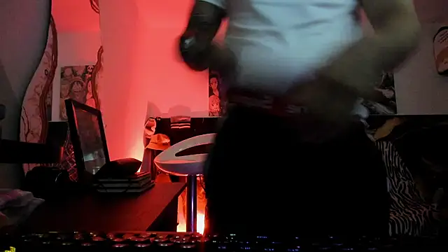 Snapshot of Sisoyalejo420 chatting on 12.15.25 Sisoyalejo420 online show from 12.15.25