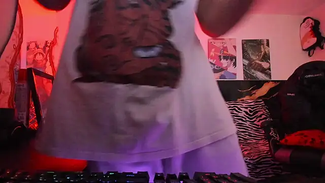 Snapshot of Sisoyalejo420 chatting on 12.16.25 Sisoyalejo420 online show from 12.16.25