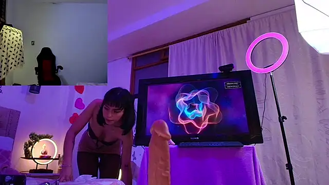 AnnieNasty online show from 02.28.25