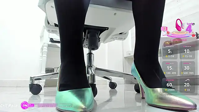 Snapshot of melina_thomson chatting on 11.14.25 melina thomson online show from 11.14.25