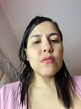 Snapshot of manuela_star chatting on 06.11.26 manuela star online show from 06.11.26