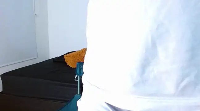 Snapshot of frank_myles chatting on 02.12.25 frank myles online show from 02.12.25