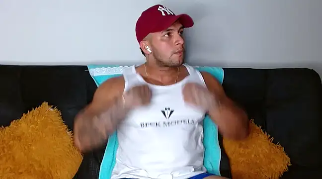 Snapshot of frank_myles chatting on 02.24.25 frank myles online show from 02.24.25