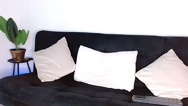 Snapshot of frank_myles chatting on 12.03.25 frank myles online show from 12.03.25