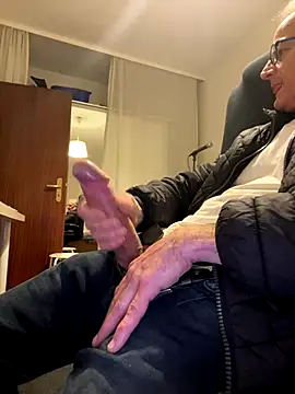 Snapshot of Frank22xx chatting on 10.26.25 Frank22xx online show from 10.26.25