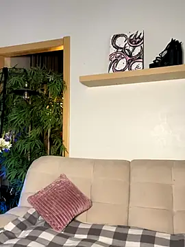 Snapshot of HumbleJess chatting on 09.13.25 HumbleJess online show from 09.13.25