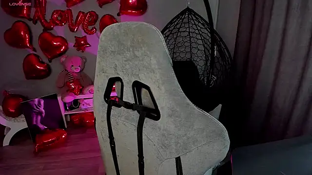 lily williamss online show from 02.28.25