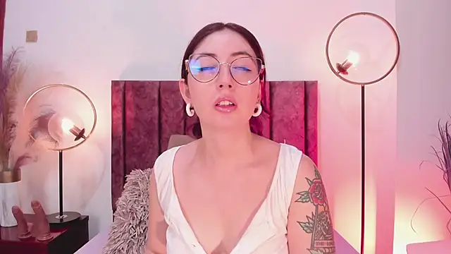 Emilywatsonn online show from 01.29.25