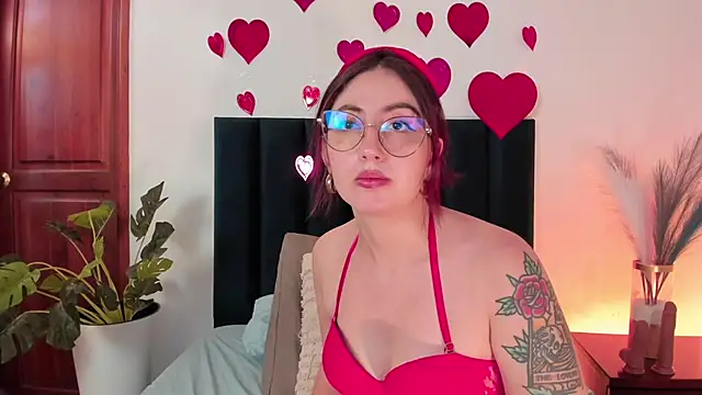 Emilywatsonn online show from 02.14.25