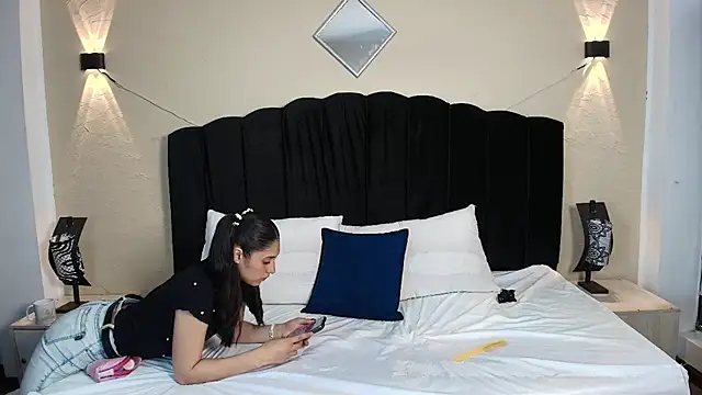 Ambarross online show from 10.13.25