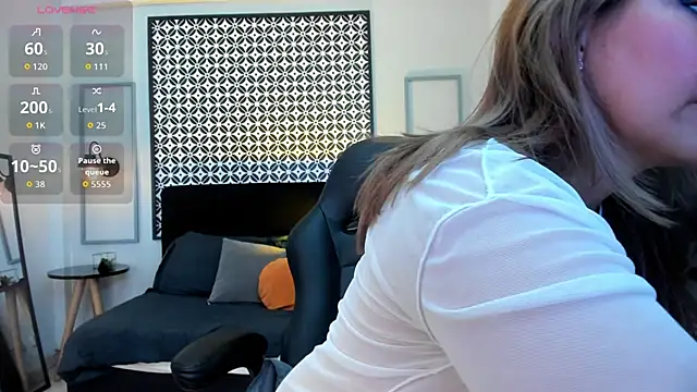 Melanie silver  online show from 11.11.25