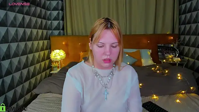 Stacy Luv online show from 09.22.25