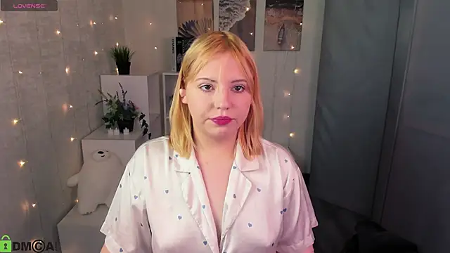 Stacy Luv online show from 10.27.25