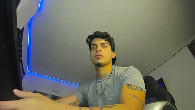 Snapshot of charlie_hotxxx chatting on 12.03.24 charlie hotxxx online show from 12.03.24