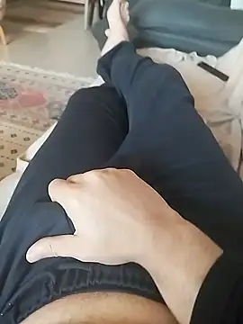 Snapshot of xozox chatting on 01.28.25 xozox online show from 01.28.25