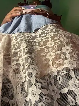 Snapshot of Cherrytowild chatting on 02.19.25 Cherrytowild online show from 02.19.25