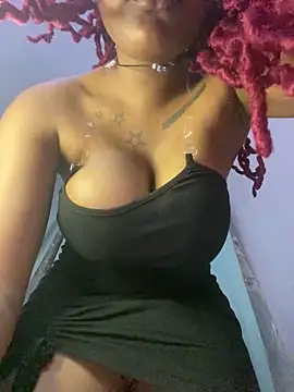 Snapshot of Cherrytowild chatting on 03.10.25 Cherrytowild online show from 03.10.25