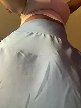 Snapshot of Cherrytowild chatting on 03.18.25 Cherrytowild online show from 03.18.25