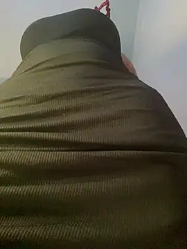 Snapshot of Cherrytowild chatting on 03.19.25 Cherrytowild online show from 03.19.25