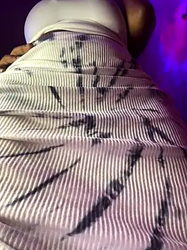 Snapshot of Cherrytowild chatting on 09.13.25 Cherrytowild online show from 09.13.25