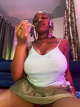 Snapshot of Cherrytowild chatting on 09.19.25 Cherrytowild online show from 09.19.25