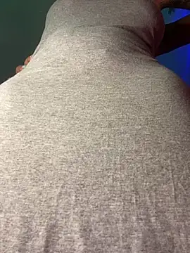 Snapshot of Cherrytowild chatting on 10.05.25 Cherrytowild online show from 10.05.25