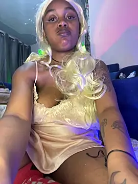 Snapshot of Cherrytowild chatting on 10.19.25 Cherrytowild online show from 10.19.25