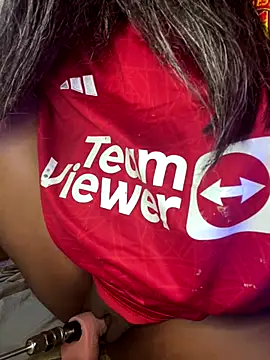 Snapshot of Cherrytowild chatting on 10.20.25 Cherrytowild online show from 10.20.25