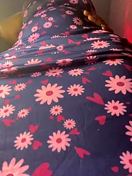 Snapshot of Cherrytowild chatting on 10.31.25 Cherrytowild online show from 10.31.25