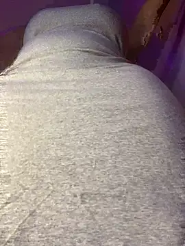 Snapshot of Cherrytowild chatting on 12.03.25 Cherrytowild online show from 12.03.25