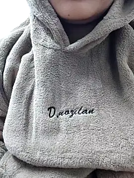 Snapshot of Aaradhya chatting on 12.16.24 Aaradhya online show from 12.16.24