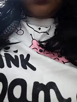 Snapshot of Aaradhya chatting on 12.17.24 Aaradhya online show from 12.17.24