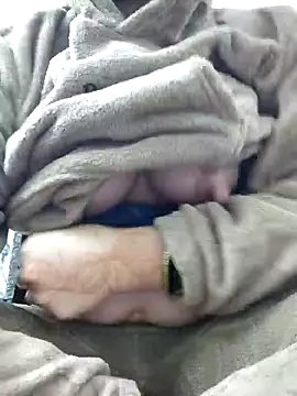 Snapshot of Aaradhya chatting on 01.06.25 Aaradhya online show from 01.06.25