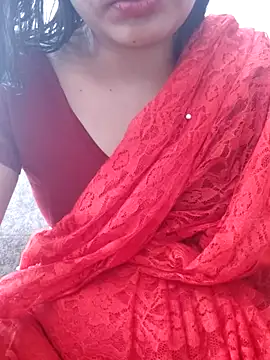 Snapshot of Aaradhya chatting on 02.25.25 Aaradhya online show from 02.25.25