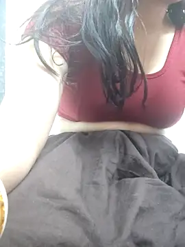 Snapshot of Aaradhya chatting on 03.14.25 Aaradhya online show from 03.14.25