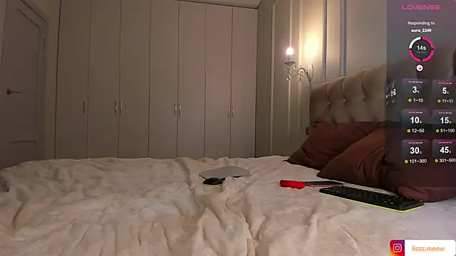 WOW-PeaCH-Girl online show from 12.30.24