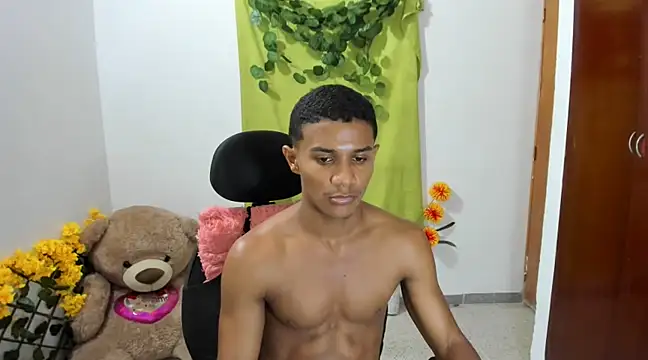 Snapshot of corzoethan chatting on 02.06.25 corzoethan online show from 02.06.25