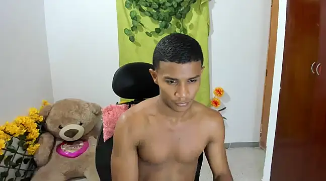 Snapshot of corzoethan chatting on 02.11.25 corzoethan online show from 02.11.25