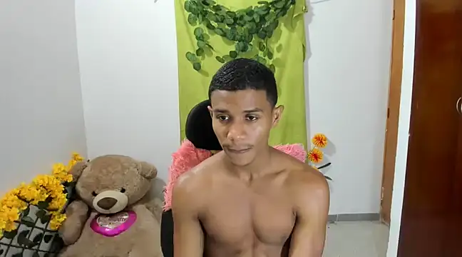 Snapshot of corzoethan chatting on 02.15.25 corzoethan online show from 02.15.25