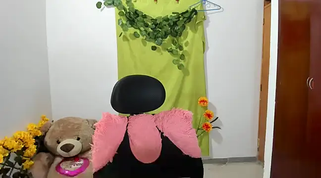 Snapshot of corzoethan chatting on 02.19.25 corzoethan online show from 02.19.25